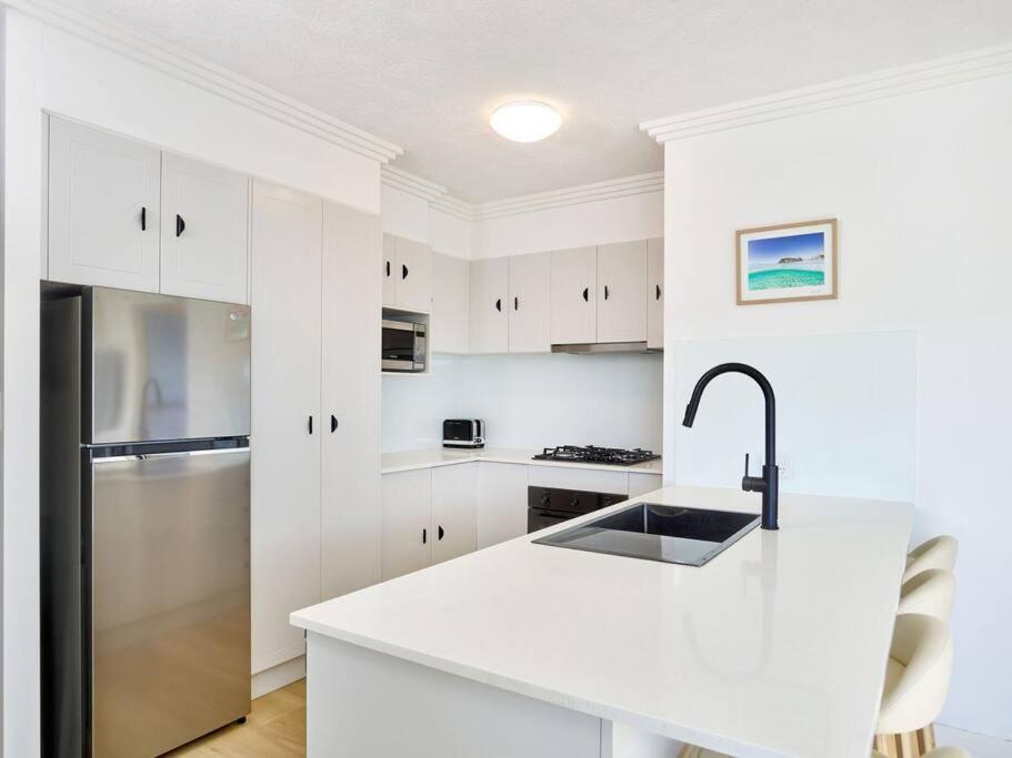 Palm Beach Renovated 1 Bedroom Голд-Кост Экстерьер фото